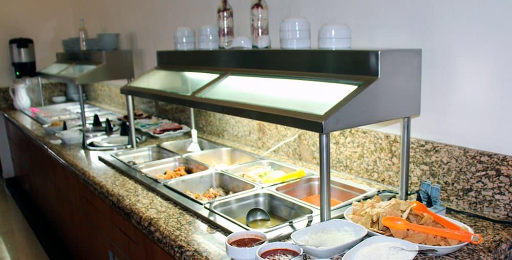 Hotel Soleil Business Class Celaya Bagian luar foto