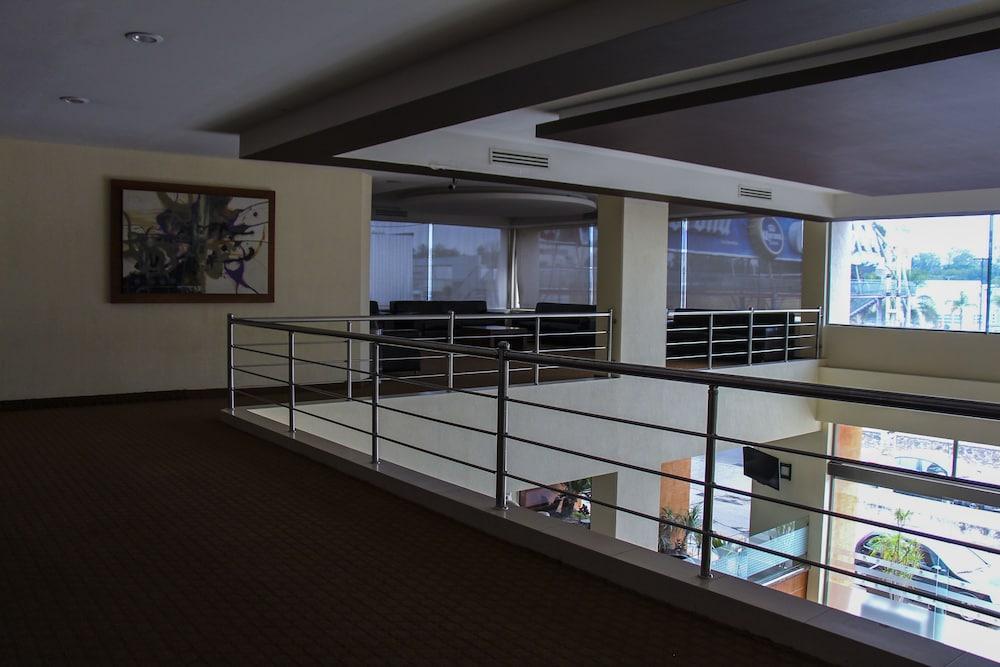 Hotel Soleil Business Class Celaya Bagian luar foto