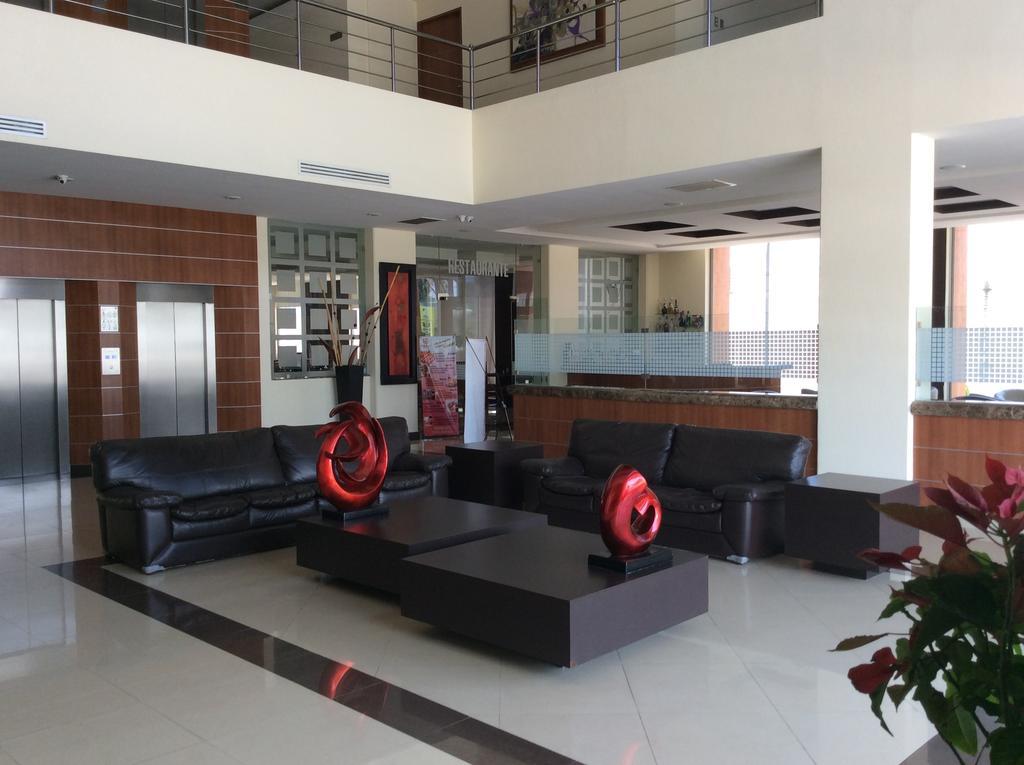Hotel Soleil Business Class Celaya Bagian luar foto