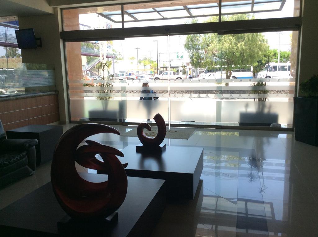 Hotel Soleil Business Class Celaya Bagian luar foto