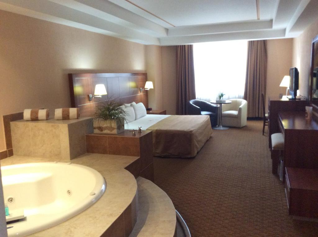 Hotel Soleil Business Class Celaya Ruang foto