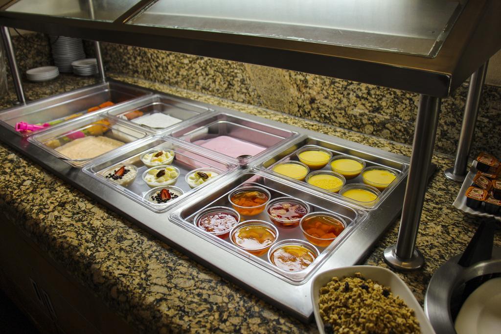 Hotel Soleil Business Class Celaya Bagian luar foto