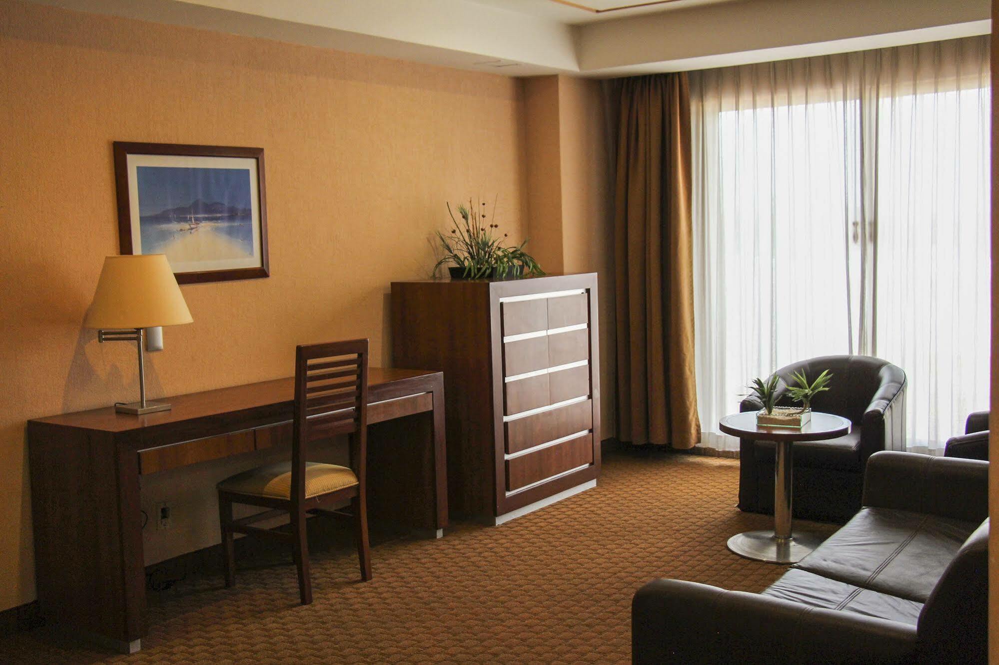 Hotel Soleil Business Class Celaya Bagian luar foto