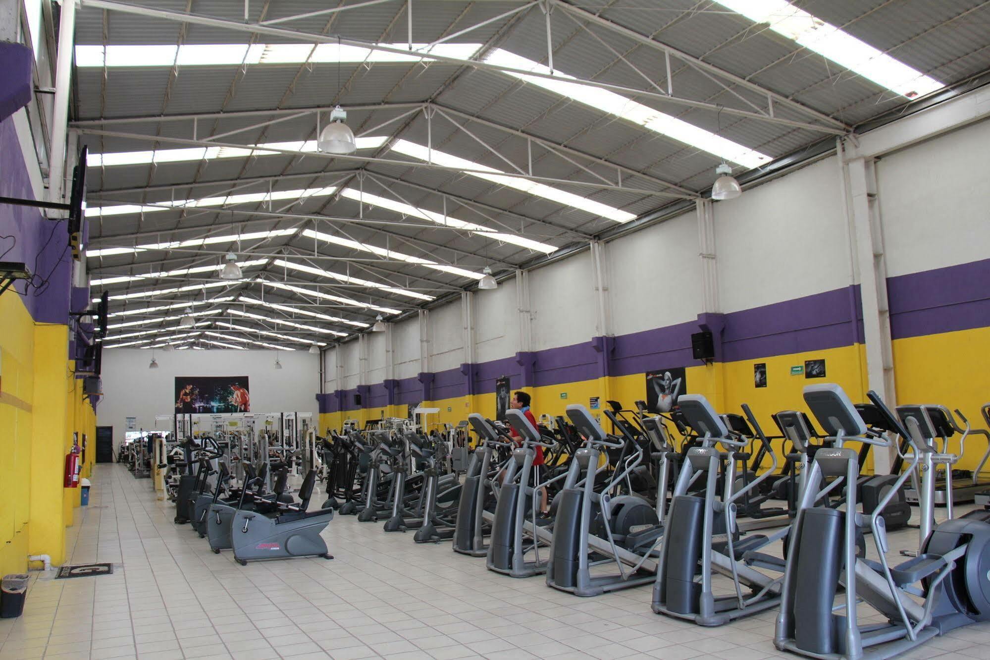 Hotel Soleil Business Class Celaya Bagian luar foto